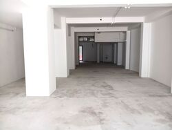 North Canal Road (D1), Retail #589263441